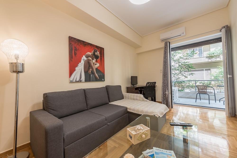 Elegant Home In Quiet Street By Cloudkeys أثينا المظهر الخارجي الصورة