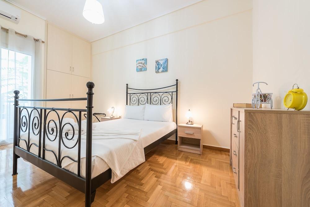 Elegant Home In Quiet Street By Cloudkeys أثينا المظهر الخارجي الصورة
